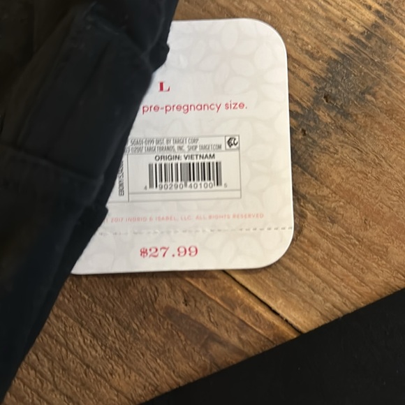 Maternity bundle.. 4 pieces. NWT black pants and NWT black crop, 2 tops, 1 NWT - Picture 5 of 14